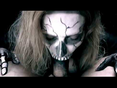 ❤️ Demon girl zuigt pik met haar zwarte mond en slikt sperma. ☑ Super porn at nl.slowheat.top ❌❤
